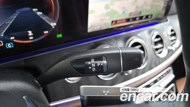 Mercedes-Benz E-Класс 2023 thumb 8