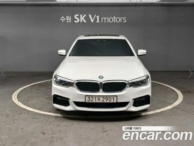 BMW 5-Series 2019 thumb 12
