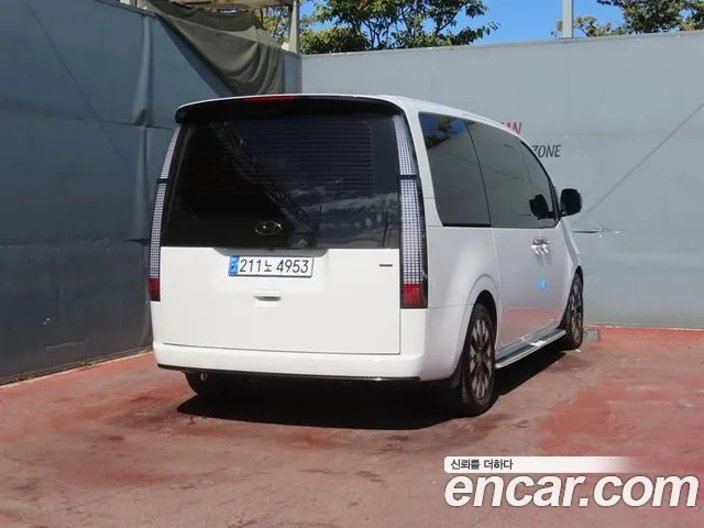 Hyundai Staria 2021 thumb 3
