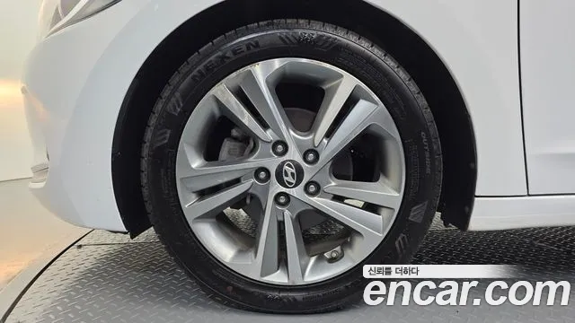 Hyundai Avante 2017 thumb 5