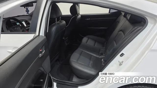 Hyundai Avante 2017 thumb 11