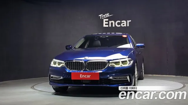 BMW 5-Series 2019 thumb 3