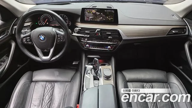 BMW 5-Series 2019 thumb 7
