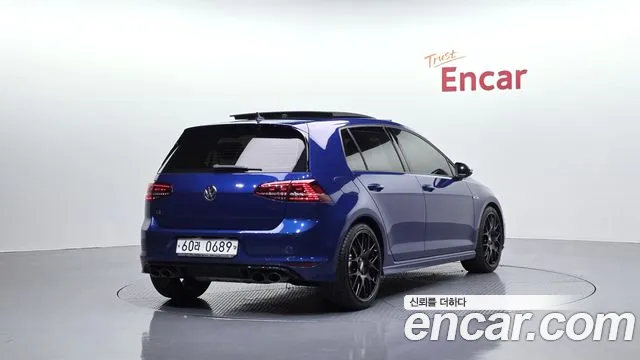 Volkswagen Golf Sportsvan 2015 thumb 2