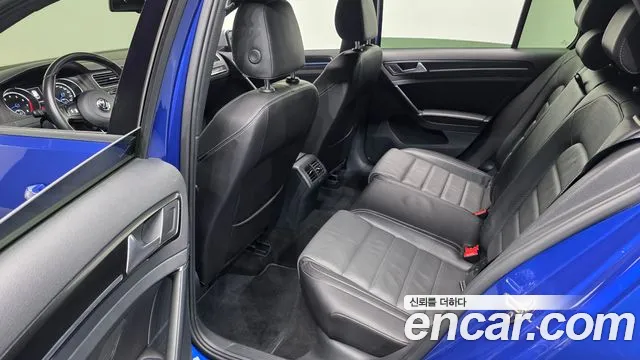 Volkswagen Golf Sportsvan 2015 thumb 12