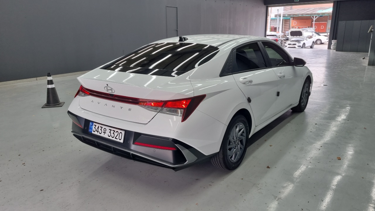 Hyundai Avante 2025 thumb 2