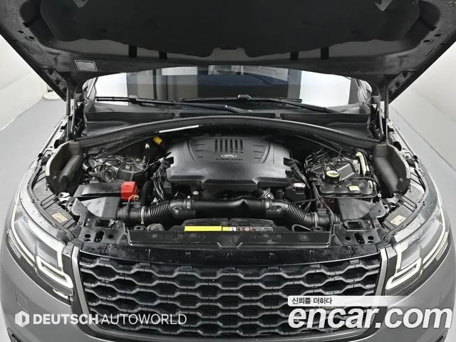 Land Rover Range Rover Velar 2017 thumb 6