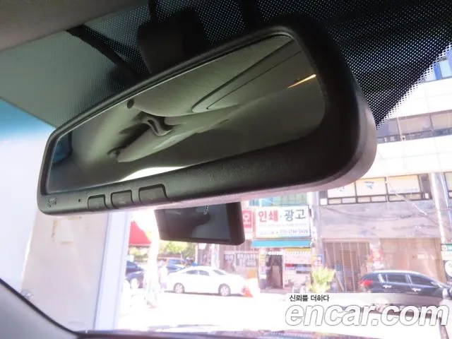 KG_Mobility_Ssangyong TIBOLI 2015 thumb 9