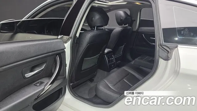 BMW 4-Series 2019 thumb 11