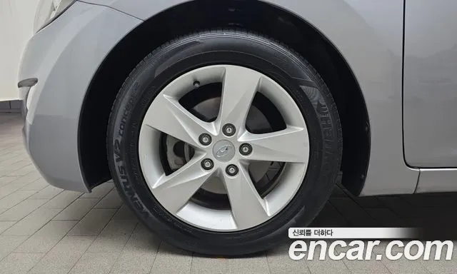 Hyundai Avante 2013 thumb 4