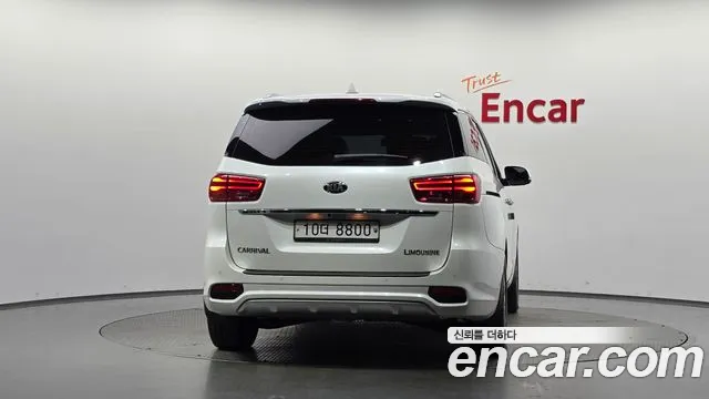 Kia Carnival 2019 thumb 4