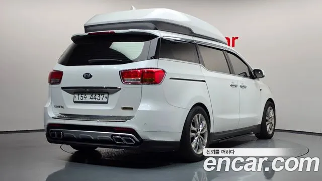 Kia Carnival 2016 thumb 2