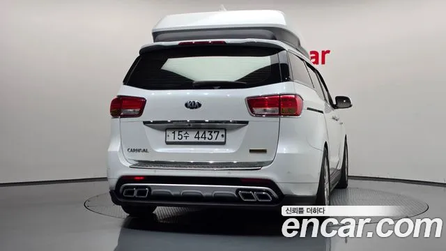 Kia Carnival 2016 thumb 4