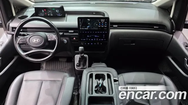 Hyundai Staria 2025 thumb 7