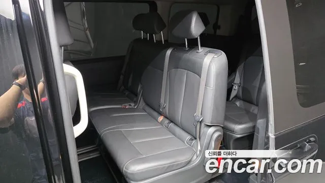 Hyundai Staria 2025 thumb 12