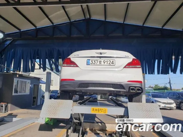 Genesis G70 2018 thumb 2