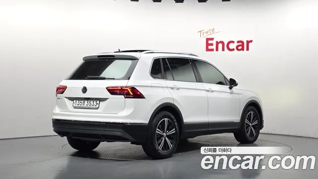 Volkswagen Tiguan 2019 thumb 2