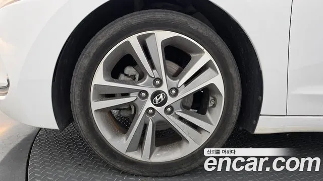 Hyundai Avante 2016 thumb 5