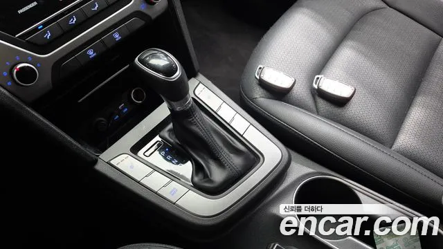 Hyundai Avante 2016 thumb 9