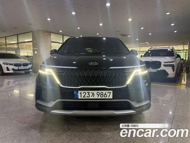 Kia Carnival 2021 thumb 2