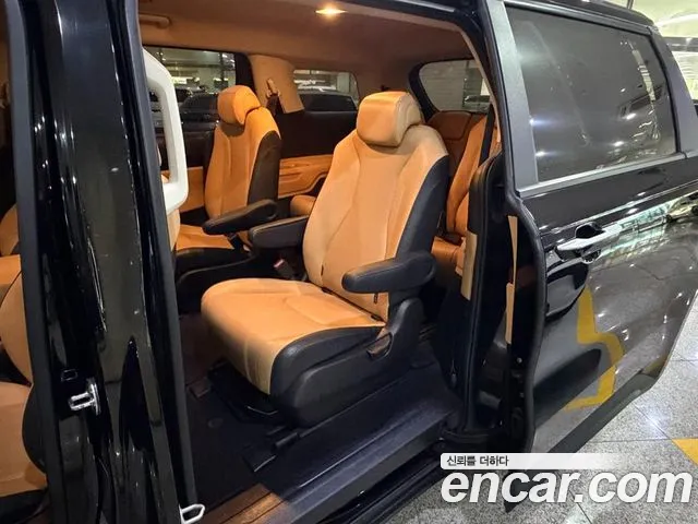 Kia Carnival 2021 thumb 7