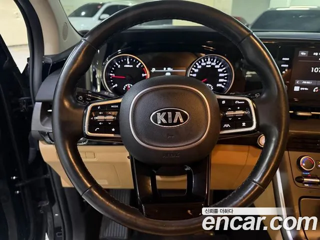 Kia Carnival 2021 thumb 10