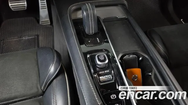 Volvo XC90 2020 thumb 9