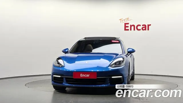 Porsche Panamera 2018 thumb 2