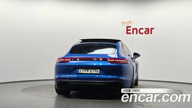 Porsche Panamera 2018 thumb 3