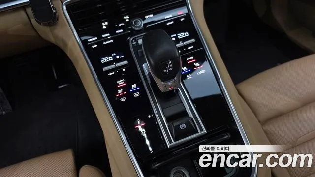 Porsche Panamera 2018 thumb 8