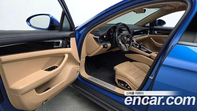 Porsche Panamera 2018 thumb 9