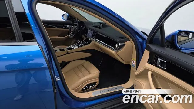 Porsche Panamera 2018 thumb 10
