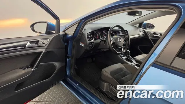 Volkswagen Golf Sportsvan 2013 thumb 10