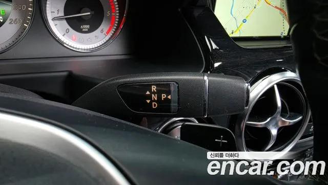 Mercedes-Benz GLK-Class 2014 thumb 9