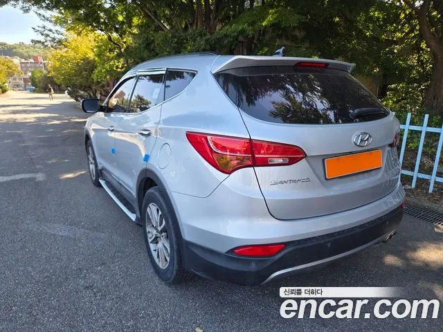 Hyundai Santa Fe 2012 thumb 4
