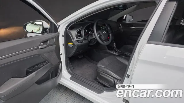Hyundai Avante 2017 thumb 10
