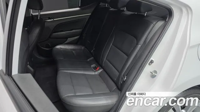 Hyundai Avante 2017 thumb 11