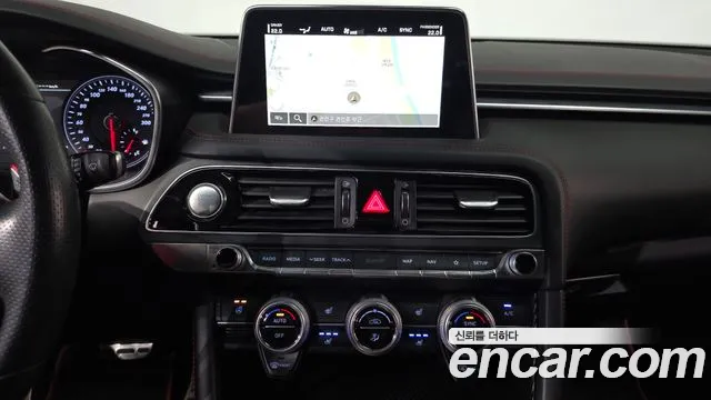 Genesis G70 2017 thumb 12