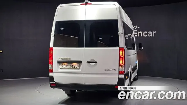 Hyundai Staria 2015 thumb 4