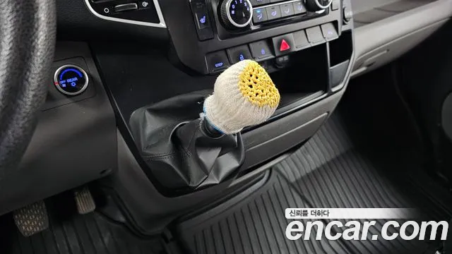 Hyundai Staria 2015 thumb 9