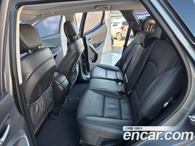 Hyundai Santa Fe 2017 thumb 10