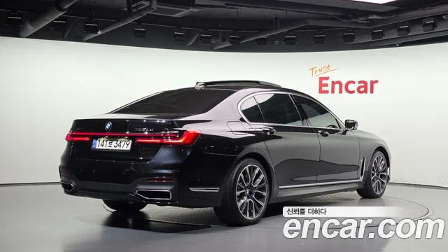 BMW 7-Series 2021 thumb 2