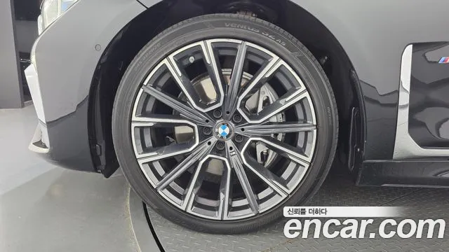 BMW 7-Series 2021 thumb 5