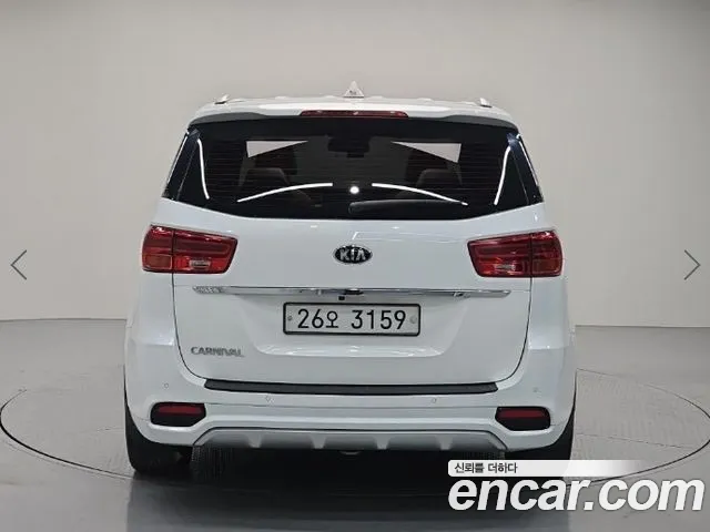 Kia Carnival 2018 thumb 3