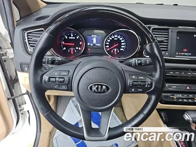 Kia Carnival 2018 thumb 9