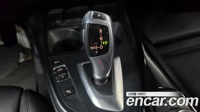 BMW 1-Series 2015 thumb 9