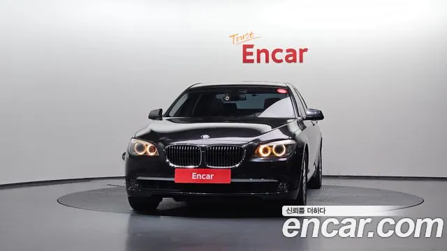 BMW 7-Series 2010 thumb 3