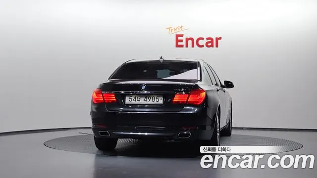 BMW 7-Series 2010 thumb 4