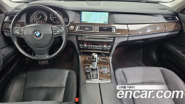 BMW 7-Series 2010 thumb 7