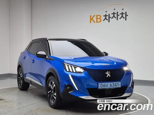 Peugeot 2008 2022 thumb 2